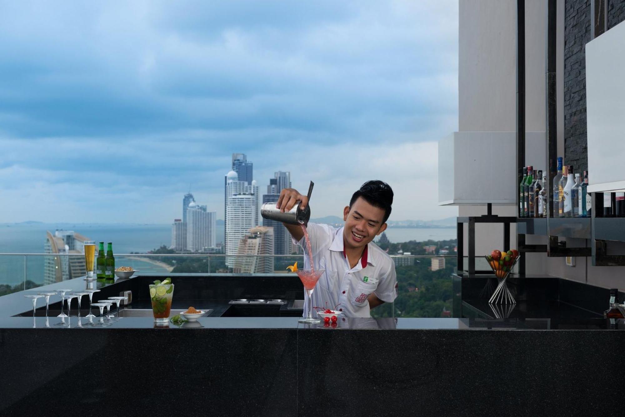Holiday Inn Pattaya By Ihg Eksteriør billede